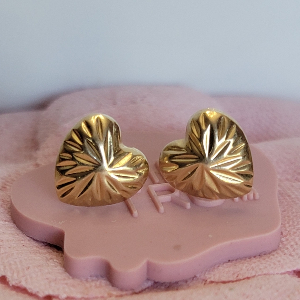 14k Solid Yellow Gold Heart Shape Stud Earrings - image 2
